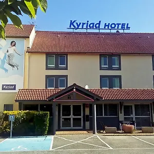 Hotel Kyriad Lyon Est - Bonnet De Mure